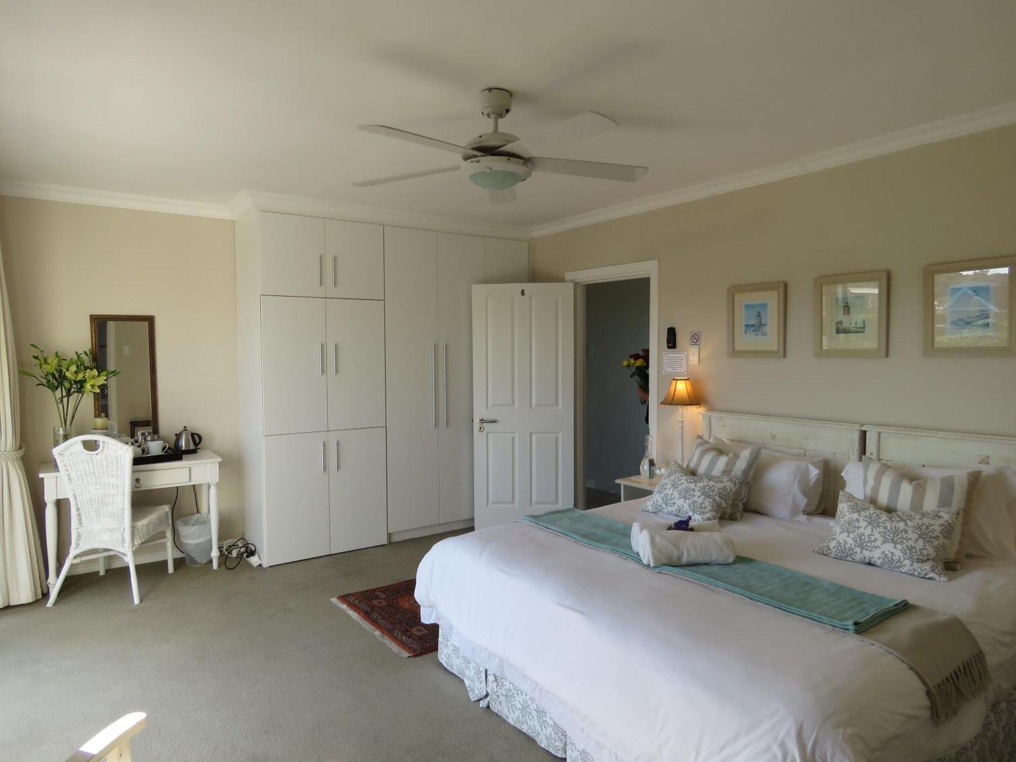 The Beach House Port Alfred Room photo