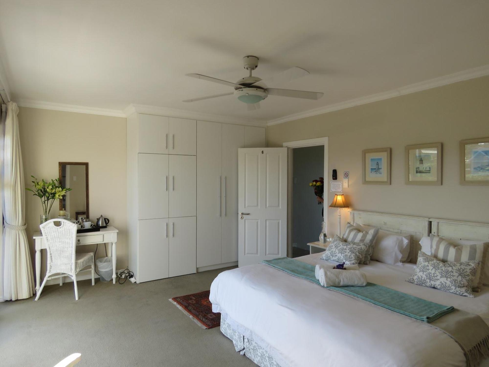 The Beach House Port Alfred Room photo